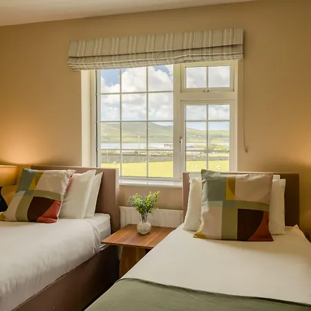 לינה וארוחת בוקר Seaview Heights 4*