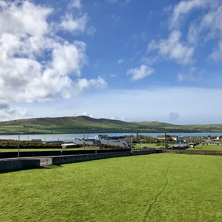 לינה וארוחת בוקר Seaview Heights 4*